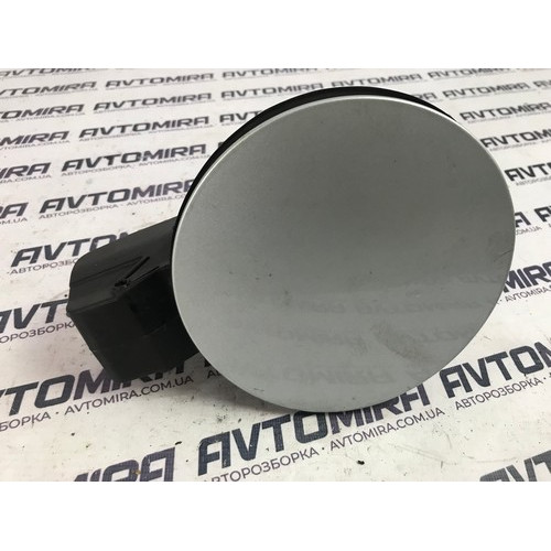 Лючок паливного бака Hyundai i30 HB 2007-2012 695102L000